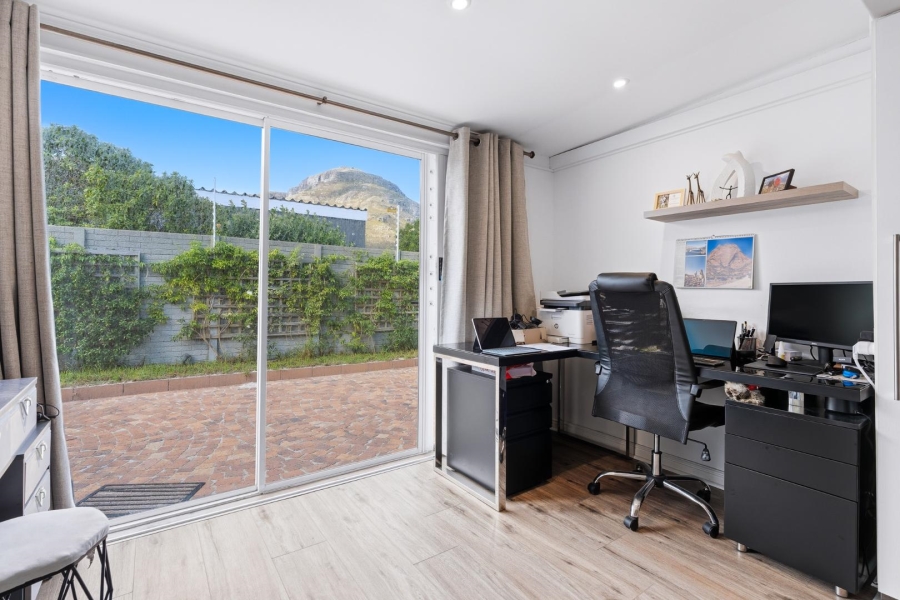 To Let 3 Bedroom Property for Rent in Northshore Western Cape